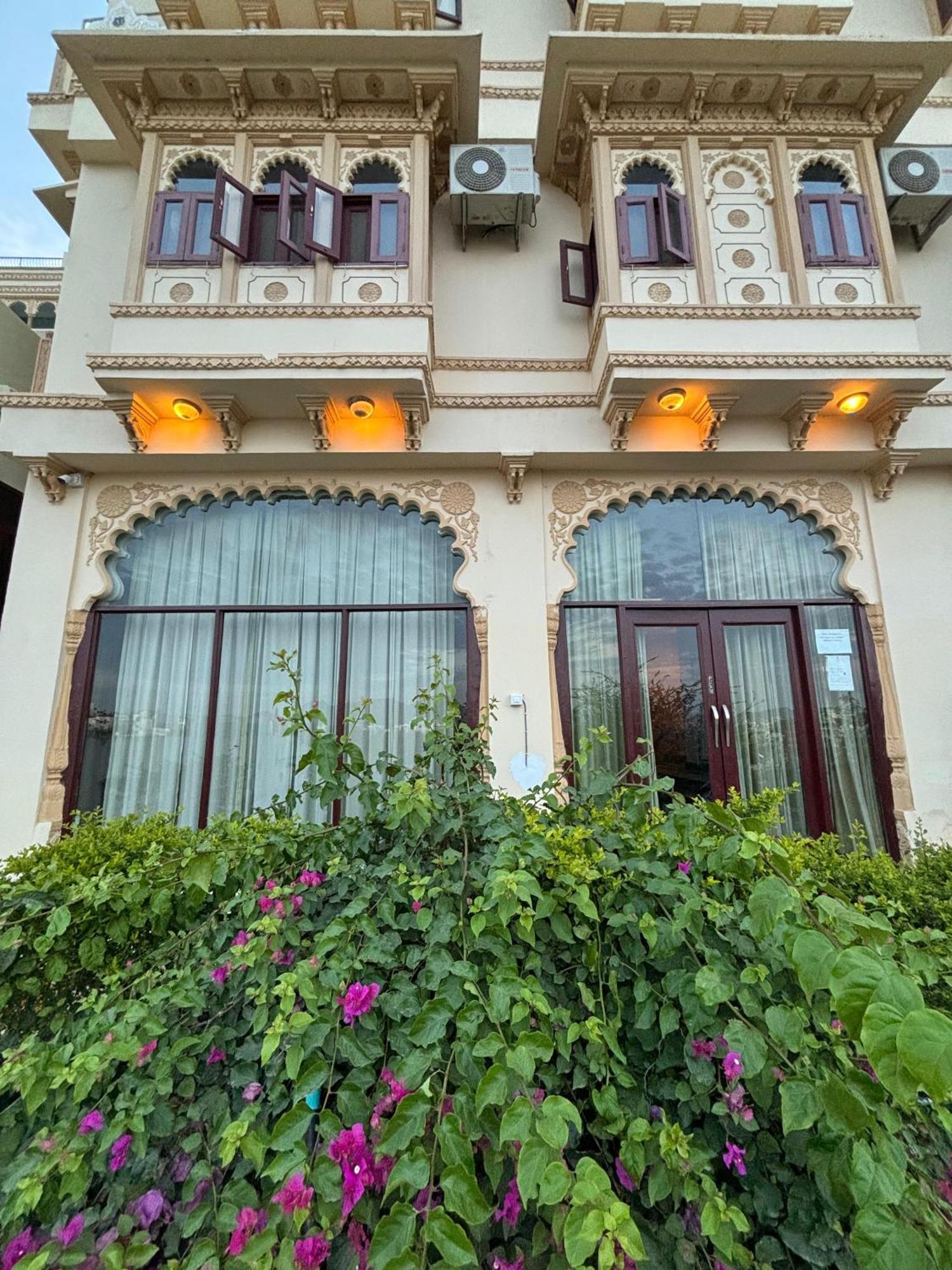 Hotel Mewari Villa Удайпур Екстериор снимка